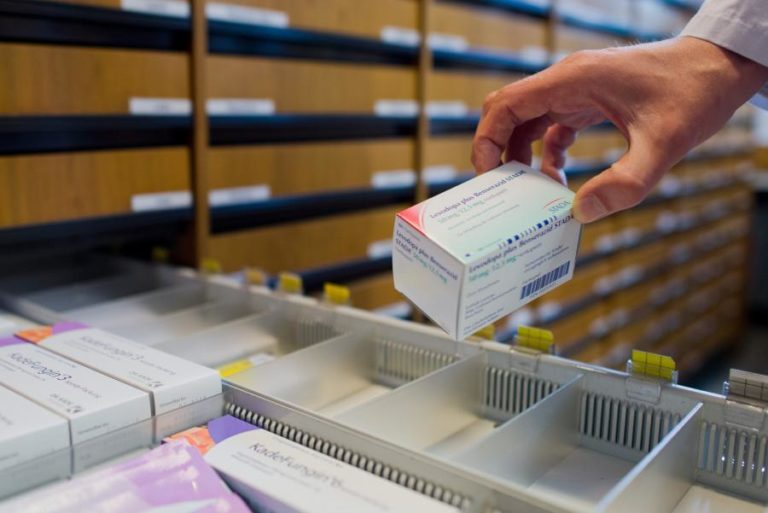 PRESCRIÇÃO ELETRÓNICA DE RECEITAS DESLIGADA ÀS 14:00 E FARMÁCIAS APELAM A AVIAR MEDICAMENTOS ANTES
