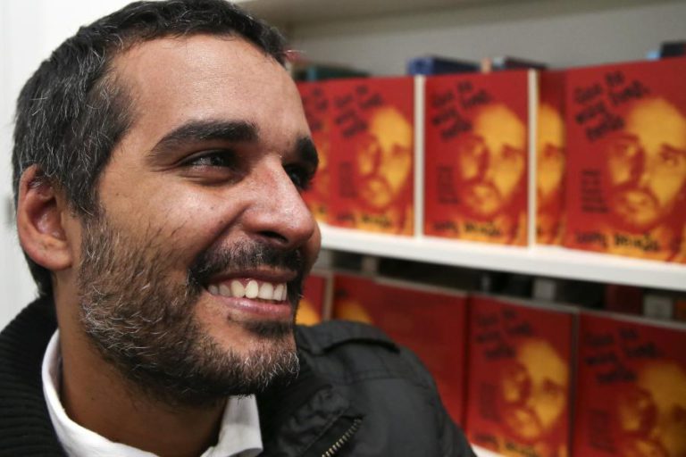 LUATY BEIRÃO ENTREGA QUEIXA NA PGR CONTRA GOVERNADOR DO BANCO CENTRAL DE ANGOLA
