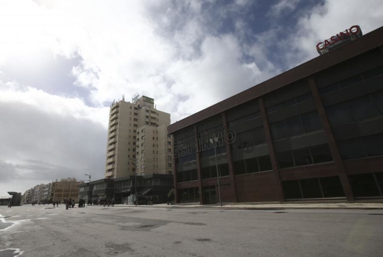 PESSOAL DO CASINO DE ESPINHO EM GREVE CONTRA SALÁRIOS CONGELADOS E “FALTA DE CARÁTER”