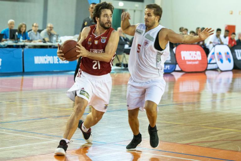 ‘CAPITÃO’ DA EQUIPA DE BASQUETEBOL DO BENFICA SOFRE ROTURA DE LIGAMENTO DO JOELHO