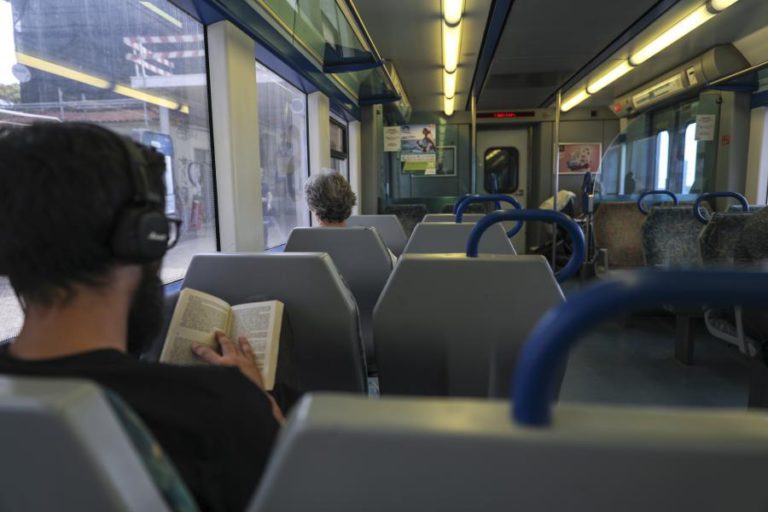 MAIS 3,9% DE PASSAGEIROS TRANSPORTADOS POR COMBOIO EM 2018, TOTALIZANDO 147,4 MILHÕES — INE