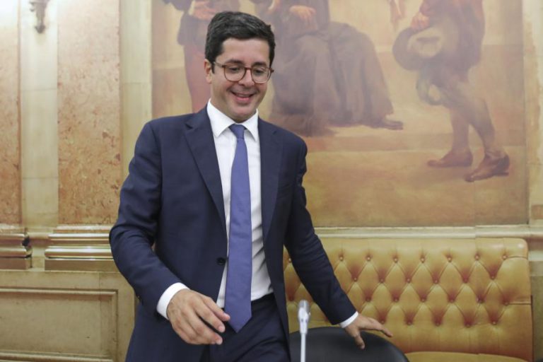 FEDERAÇÃO DE DESPORTOS DE INVERNO QUER CONSTRUIR PAVILHÃO DO GELO EM LISBOA