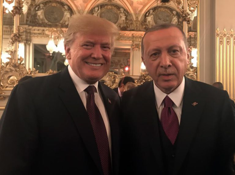 TRUMP RECEBE ERDOGAN NA CASA BRANCA PARA PRIMEIRO ENCONTRO APÓS OFENSIVA NA SÍRIA