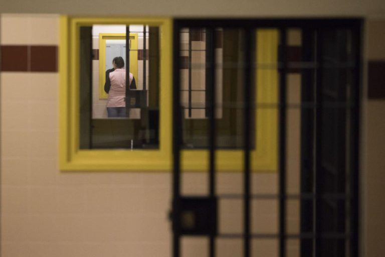 LIBERTADO HOMEM NOS EUA QUE PASSOU 11 ANOS NA PRISÃO POR CRIMES QUE NÃO COMETEU