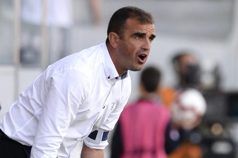 FILIPE MARTINS DEIXA O COMANDO TÉCNICO DO FEIRENSE