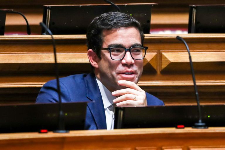 PSD: LEITÃO AMARO VAI APOIAR CANDIDATURA DE LUÍS MONTENEGRO