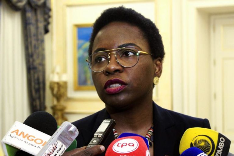 MINISTRA DAS FINANÇAS ANGOLANA ADMITE DÍVIDA PÚBLICA RECORDE EM 2020
