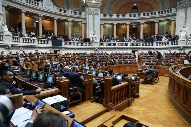PARTIDOS CONSENSUALIZAM UM MINUTO E MEIO PARA CHEGA, IL E LIVRE NO DEBATE COM PM