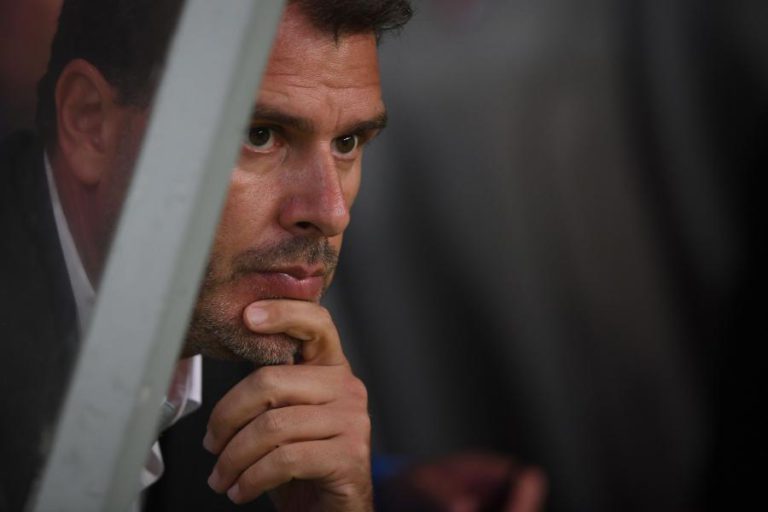 TREINADOR DO SANTA CLARA QUER CONTRARIAR “FAVORITISMO” DO BENFICA