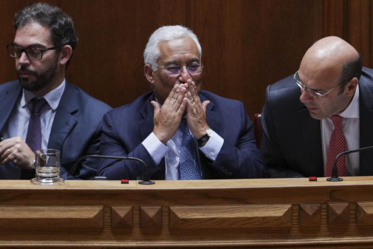 COSTA, MINISTROS E DIRIGENTES SOCIALISTAS APRESENTAM PROGRAMA DO GOVERNO AOS MILITANTES DO PS