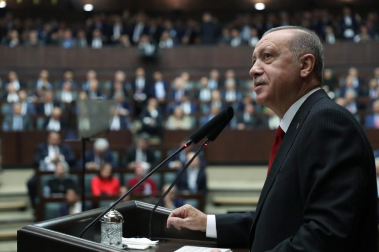 TURQUIA ANUNCIA CAPTURA DA MULHER DO LÍDER DO ESTADO ISLÂMICO MORTO PELOS EUA