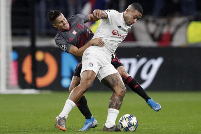 BENFICA PERDE EM LYON E ESTÁ PRATICAMENTE AFASTADO DOS ‘OITAVOS’ DA LIGA DOS CAMPEÕES