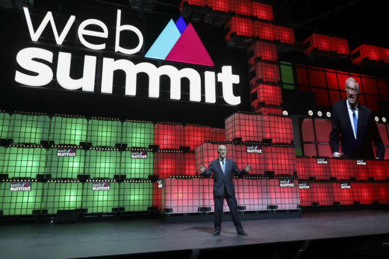 MARCELO DEFENDE QUE “PORTUGAL GANHOU IMENSO” E SE FOSSE JOVEM SERIA VOLUNTÁRIO MA WEB SUMMIT