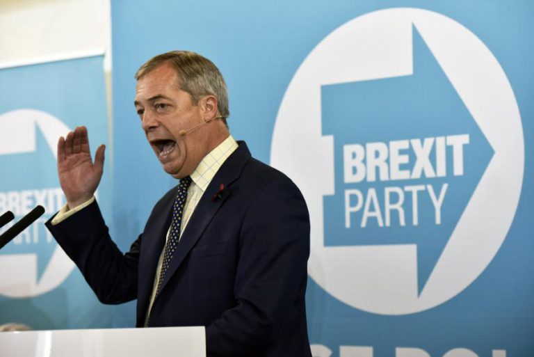 PARTIDO DO BREXIT RECUA PARA FAVORECER CONSERVADORES NAS ELEIÇÕES