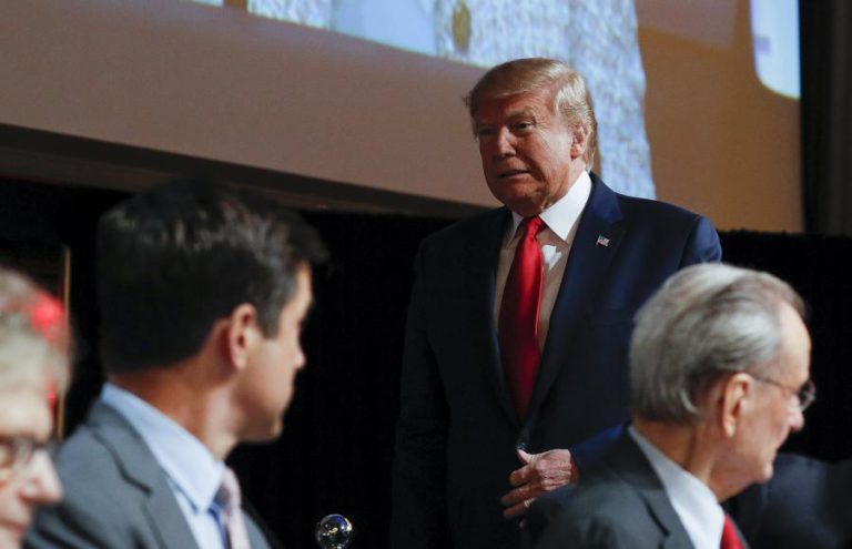 BLOOMBERG GASTA 90 MILHÕES DE EUROS EM ANÚNCIOS NA INTERNET CONTRA TRUMP