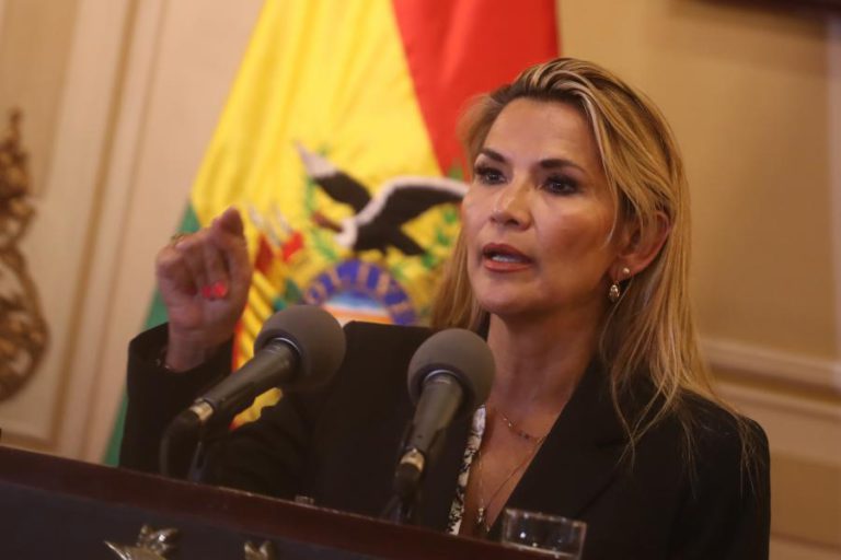 NOVO GOVERNO DA BOLÍVIA RECONHECE GUAIDÓ COMO PRESIDENTE VENEZUELANO