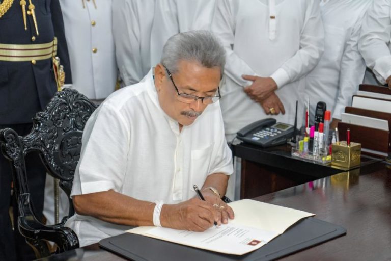 PR DO SRI LANKA VAI NOMEAR IRMÃO COMO PRIMEIRO-MINISTRO DO PAÍS