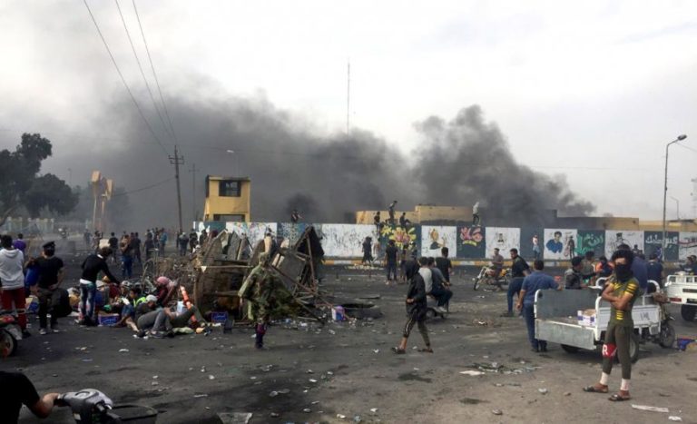 PELO MENOS 22 MANIFESTANTES MORTOS POR FORÇAS DE SEGURANÇA NO IRAQUE