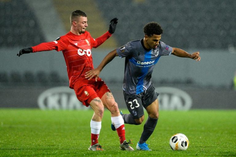 LE: GUIMARÃES EMPATA COM STANDARD LIÈGE E FICA DE FORA DOS 16 AVOS DE FINAL