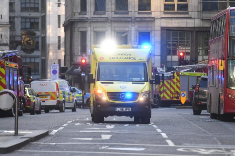 UNIDADE DE COMBATE AO TERRORISMO INVESTIGA INCIDENTE NA PONTE DE LONDRES