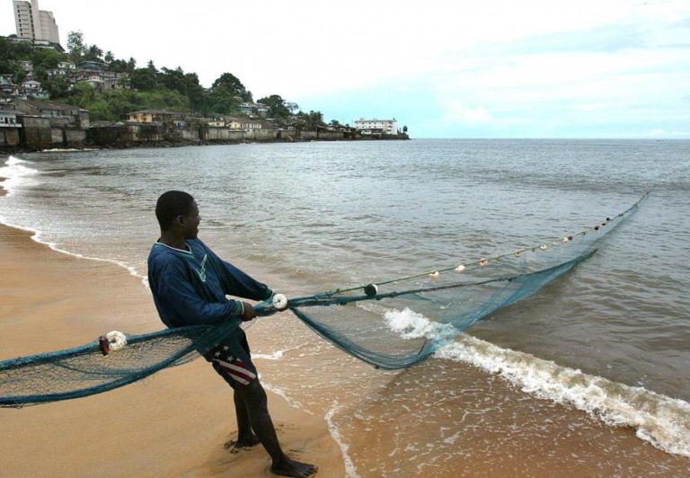 MATERIAL DE PESCA REPRESENTA MAIS DE 85% DO LIXO DE PLÁSTICO NO MAR