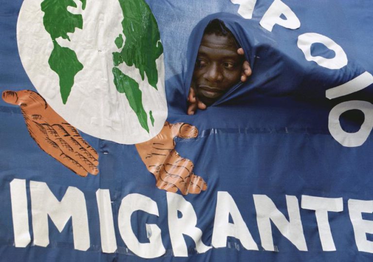 METADE DOS IMIGRANTES ILEGAIS NA EUROPA VIVIA EM 2017 NA ALEMANHA E REINO UNIDO