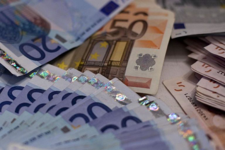 OE2020: FUNCIONÁRIOS PÚBLICOS A GANHAR MIL EUROS TERÃO MAIS 26,25 EUROS LIQUÍDOS POR ANO