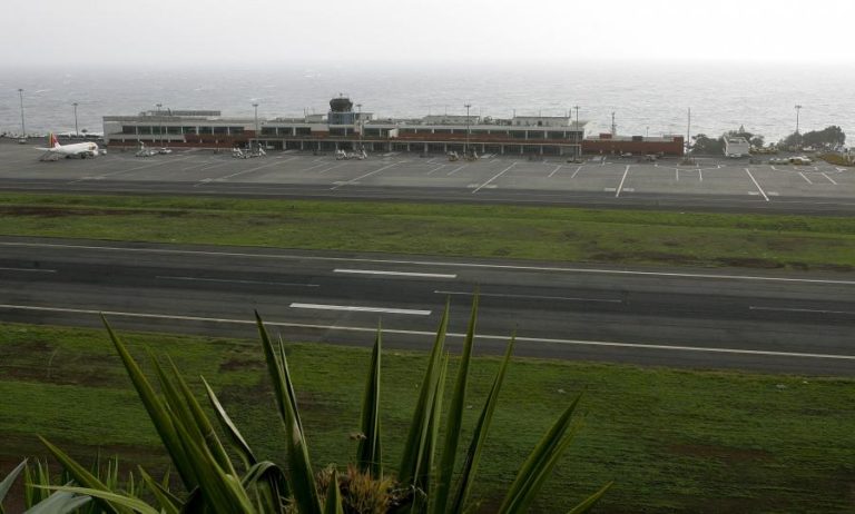 AEROPORTO DA MADEIRA SEM QUALQUER OPERAÇÃO DE VOOS HOJE DEVIDO AO MAU TEMPO