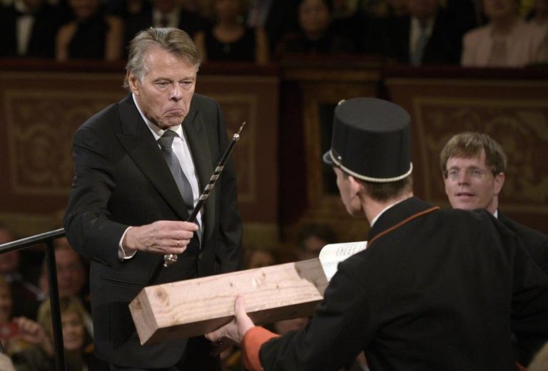 MORREU O MAESTRO MARISS JANSONS, PARA QUEM A MÚSICA “ESTÁ PARA LÁ DA PARTITURA”