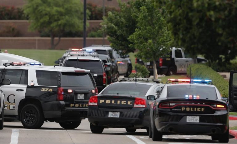 PELO MENOS DOIS MORTOS E SEIS FERIDOS EM TIROTEIO EM PARQUE DE ESTACIONAMENTO EM HOUSTON