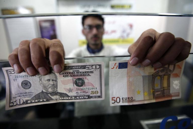 EURO SOBE E ULTRAPASSA BARREIRA DOS 1,12 DÓLARES