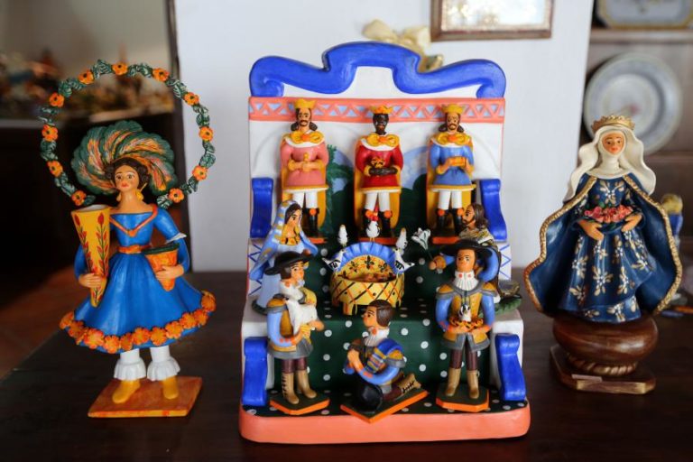 ESTREMOZ ASSINALA SÁBADO DOIS ANOS DOS BONECOS DE BARRO COMO PATRIMÓNIO DA HUMANIDADE