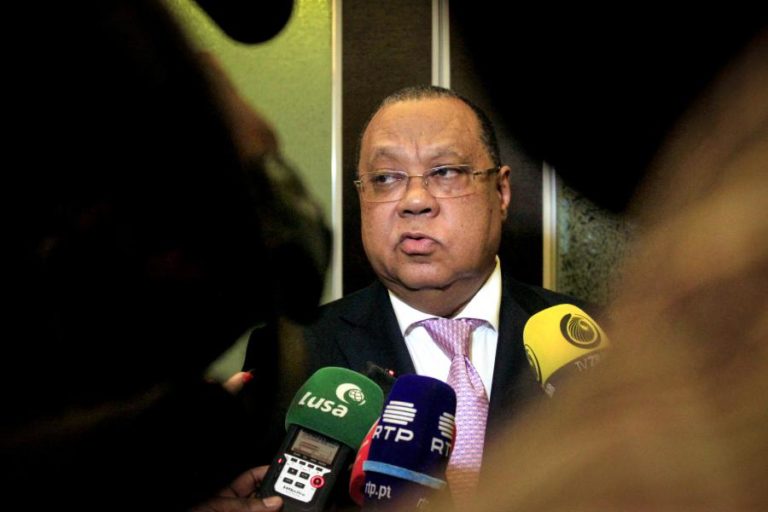 ESTADO ANGOLANO REIVINDICA 4,1 MIL MILHÕES DE DÓLARES “ILICITAMENTE” RETIRADOS DOS SEUS COFRES — PGR
