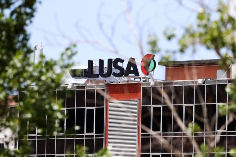 LUSA VAI “SACRIFICAR DRASTICAMENTE” INVESTIMENTO EM TECNOLOGIA PARA NÃO ATINGIR ÁREA EDITORIAL