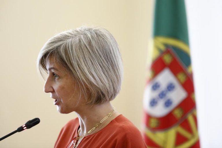 RELATÓRIO EUROPEU MOSTRA QUE PORTUGAL DEVE REFORÇAR INVESTIMENTO NA SAÚDE – MINISTRA