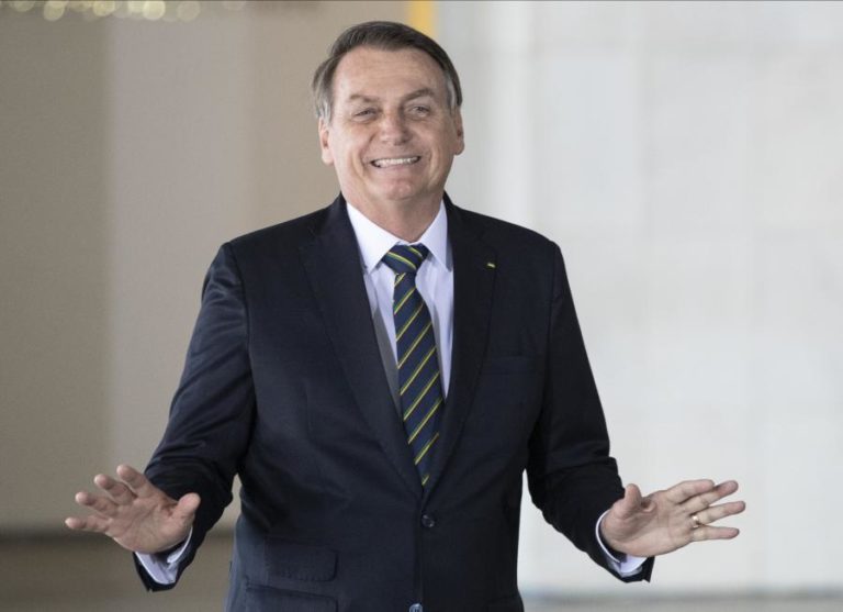 JAIR BOLSONARO RECEBE ALTA DO HOSPITAL ONDE PERNOITOU COM INDICAÇÃO DE “REPOUSO”