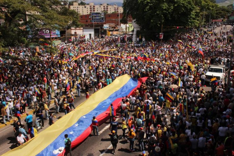 MENOS HOMICÍDIOS NA VENEZUELA, MAS AINDA É O PAÍS MAIS VIOLENTO DA AMÉRICA LATINA
