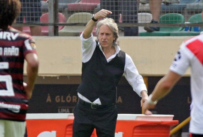 27542845.jpg