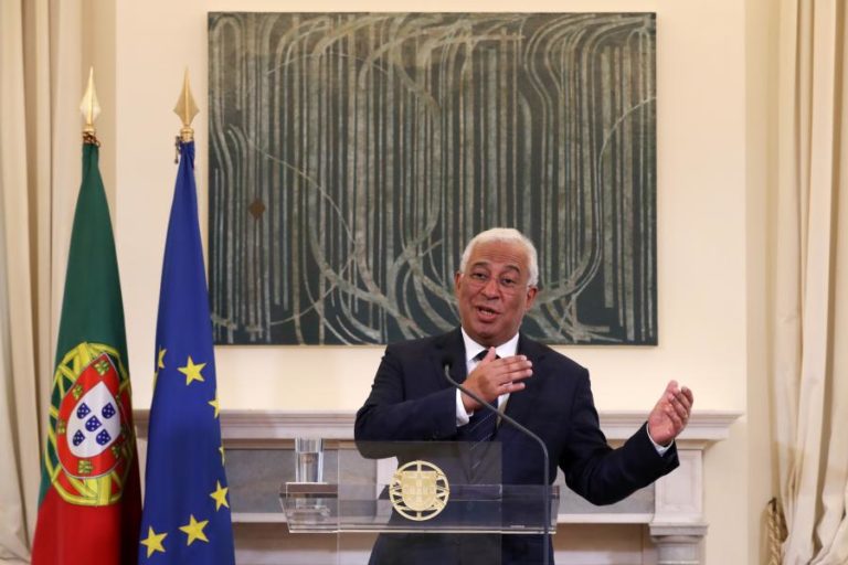 COSTA SALIENTA QUE QUESTÃO CATALÃ DIRIME-SE NO QUADRO DA CONSTITUIÇÃO DE ESPANHA
