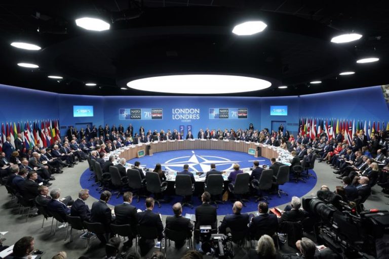 PEQUIM ACUSA EUA DE AMEAÇAR O MUNDO COM UNILATERALISMO