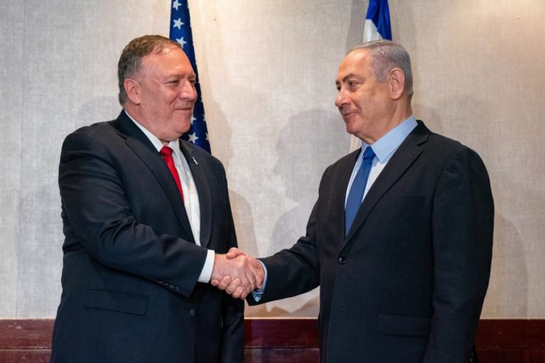 NETANYAHU REÚNE-SE COM POMPEO EM LISBOA E APELA A NOVAS PRESSÕES SOBRE O IRÃO