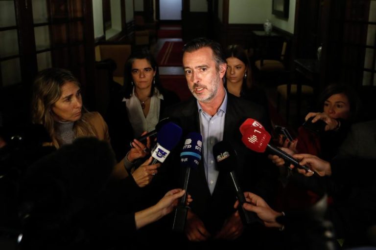 COMISSÃO CONFIRMA E DEPUTADOS ÚNICOS FICAM FORA DA CONFERÊNCIA DE LÍDERES