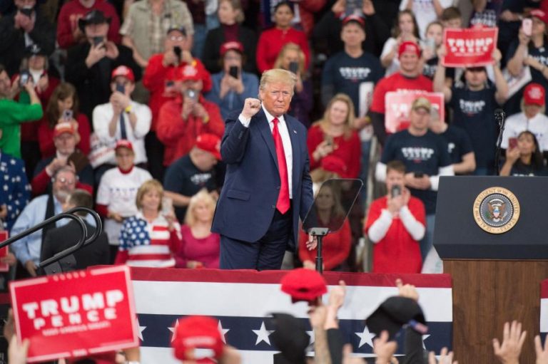 TRUMP: CÂMARA DE REPRESENTANTES VOTA HOJE DESTITUIÇÃO DO PRESIDENTE