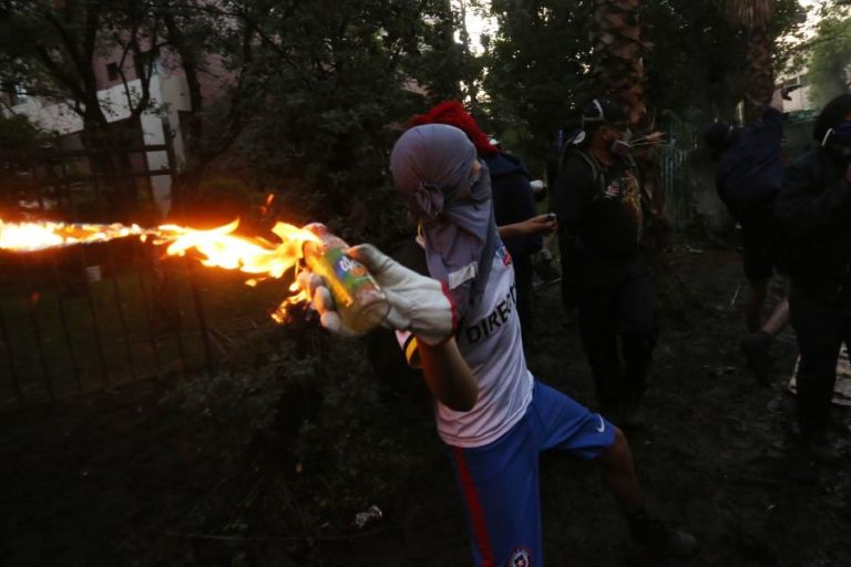 SOBE PARA PARA 26 O NÚMERO DE MORTOS DEVIDO ÀS MANIFESTANTES NO CHILE