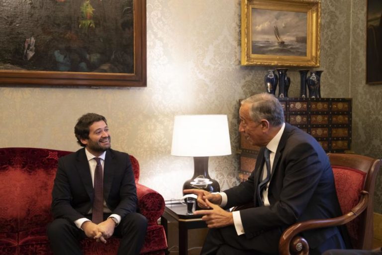 VENTURA DIZ A EMPRESÁRIOS E DIPLOMATAS QUE “É MELHOR” ESTAR ENTRE ELES DO QUE COM MARCELO