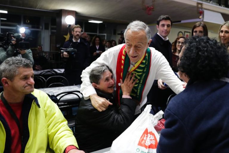 PR DIZ QUE APOIO À BANCA “NÃO FOI BOA SOLUÇÃO” MAS EVITOU “COLAPSO DA ECONOMIA”