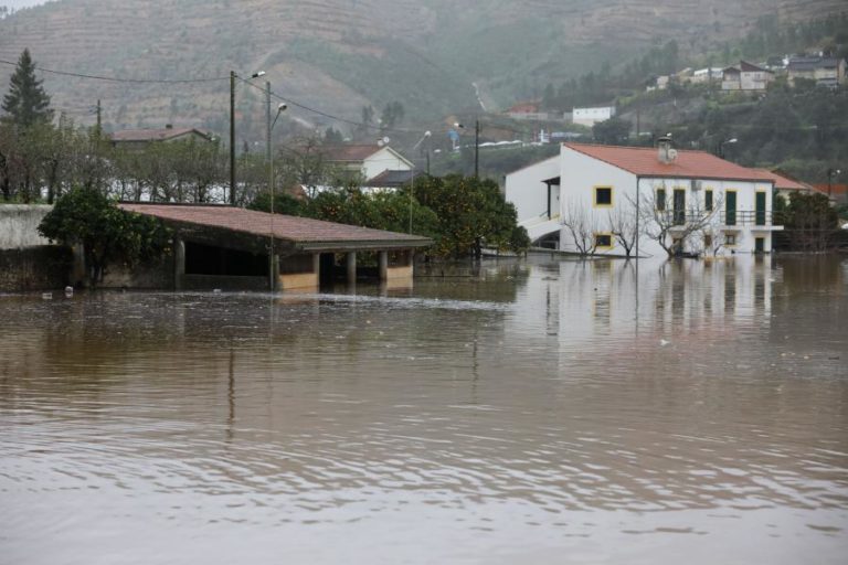 CAUDAL DO MONDEGO EM COIMBRA ACIMA DO NÍVEL DE SEGURANÇA – CÂMARA