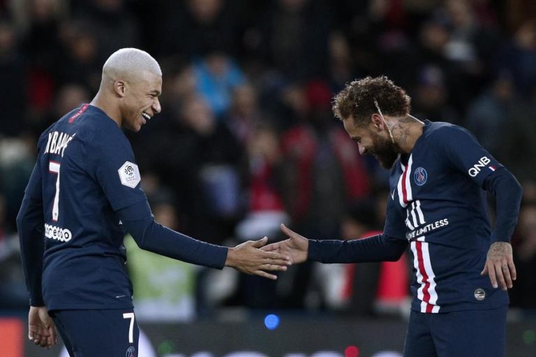 PARIS SAINT-GERMAIN E MARSELHA VENCEM NA FRENTE, MÓNACO GOLEIA E BORDÉUS PERDE