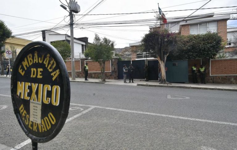 BOLÍVIA EXPULSA EMBAIXADORA DO MÉXICO E DOIS DIPLOMATAS ESPANHÓIS