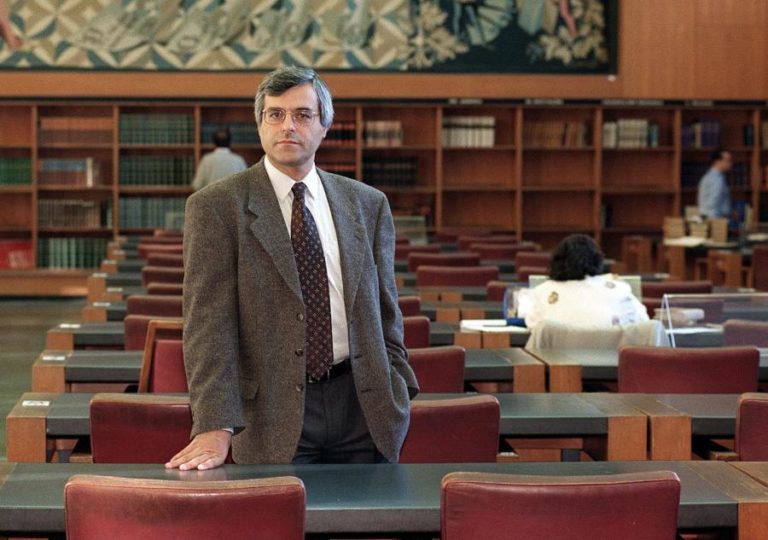 PROFESSOR E ENSAÍSTA CARLOS REIS VENCE PRÉMIO LITERÁRIO VERGÍLIO FERREIRA 2020